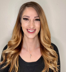 Cheyenne Danae - Lash Artist